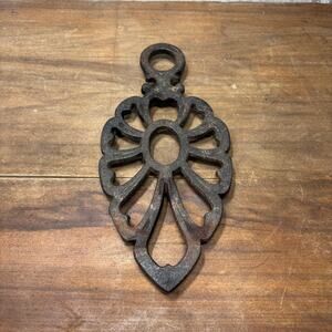 Vintage Cast Iron Reticulated Spade Trivet